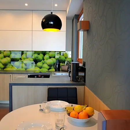 Aleja Wyscigowa 4c By Homeprime Warschau